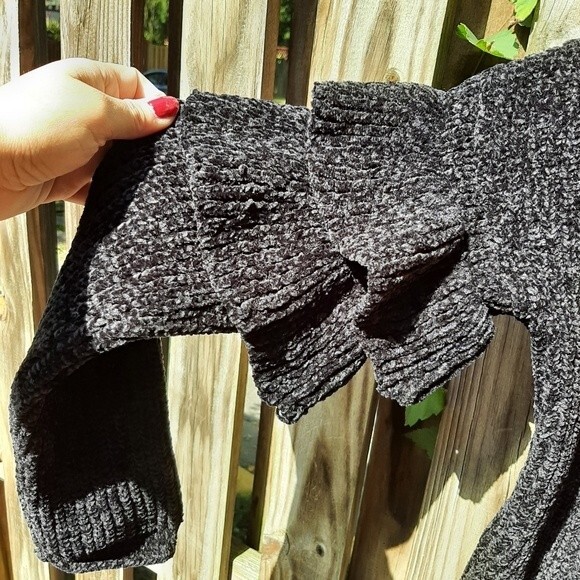 Apt 9 Floral Sweater Black Chenille Ruffles Sleeves Flowers Embroidered Size L - Picture 13 of 13